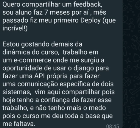 Print do relato de aluno sobre seu primeiro deploy e uma API para integrar dois sistemas em um e-commerce